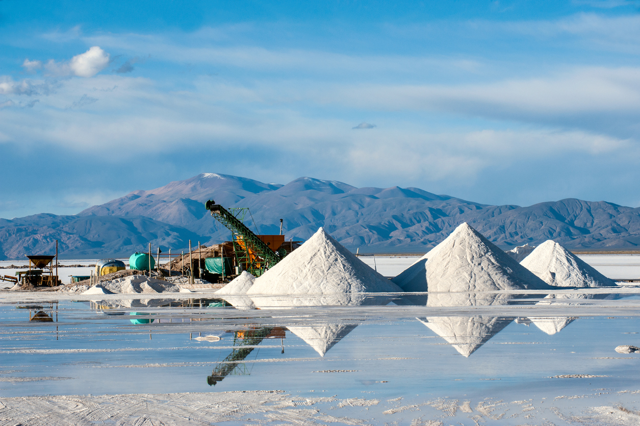 Bolivija ima najveće neiskorištene zalihe litija na svijetu. Sad dio daje u  koncesiju, zanimljivo je kome - Novi list
