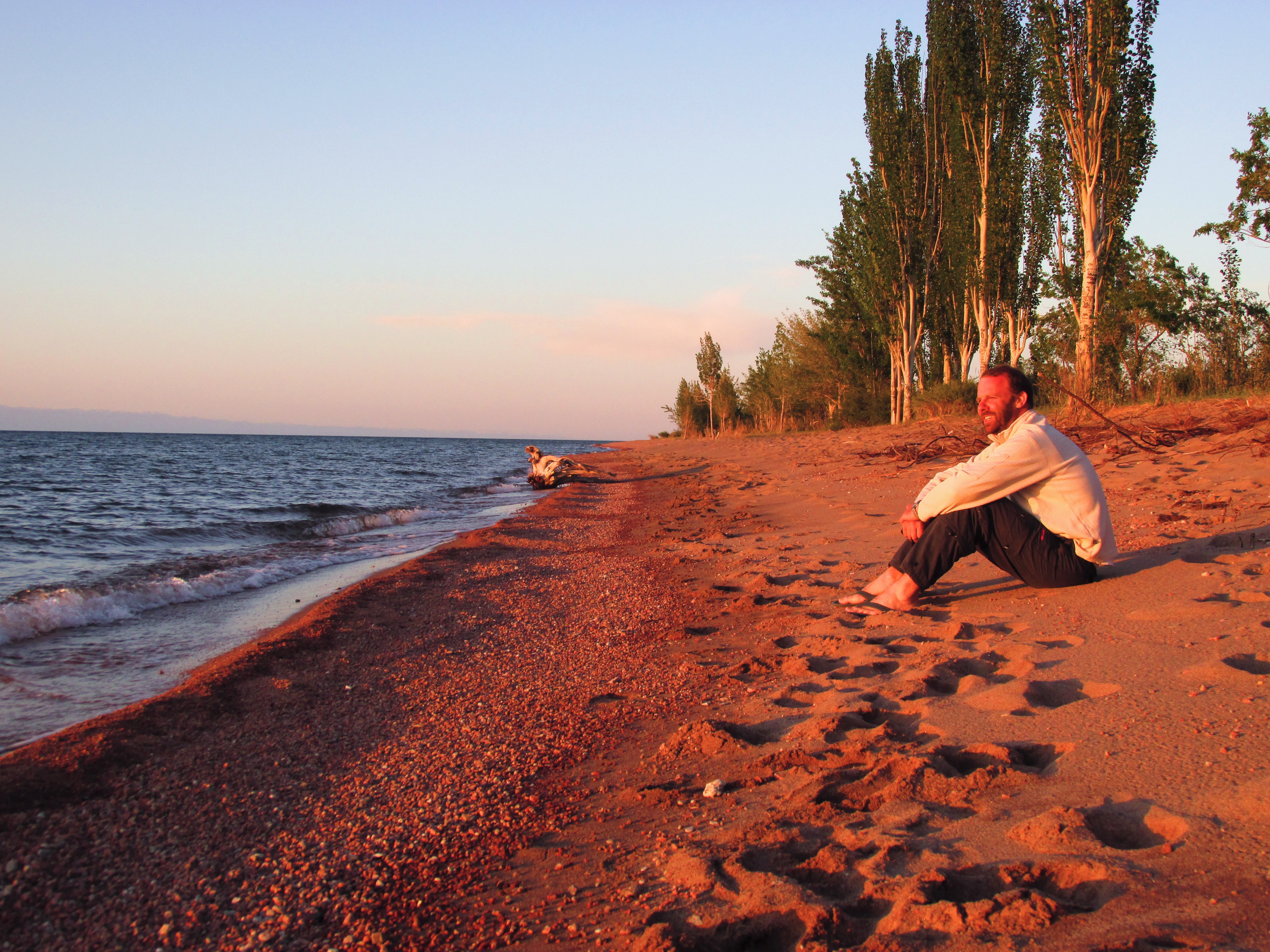 Uživanje u zalasku na jezeru Issyk Kul