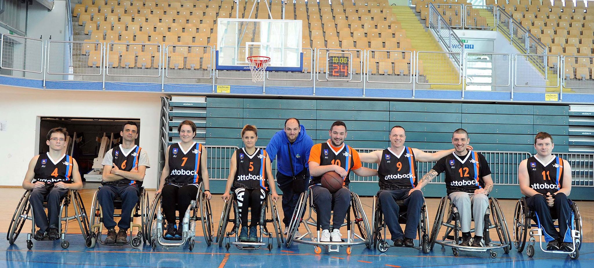 Dvije ekipe, jedno srce - Siniša Kuharić s djecom iz Centra za odgoj i obrazovanje i s košarkašima u kolicima "Kostrene"