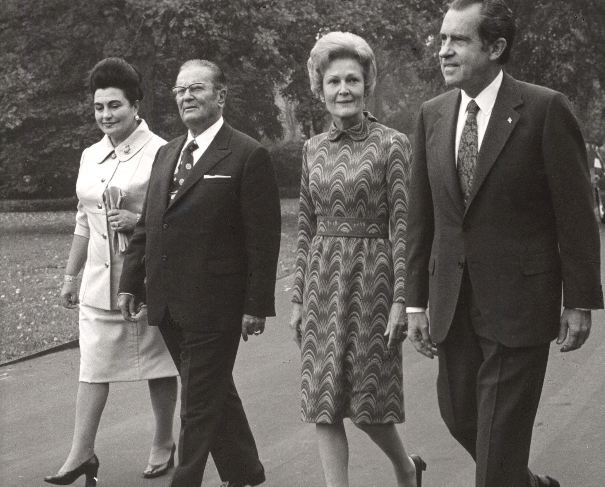 Jovanka i Josip Broz Tito u društvu Pat i Richarda Nixona tijekom posjeta Americi 1973.