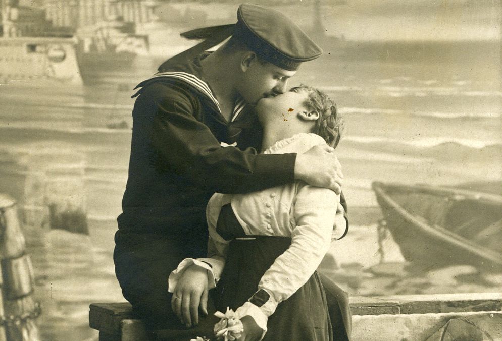 Jedna od razglednica ljubavne tematike koje je austrougarski mornar na bojnom brodu S.M.S. Arpad Stefan Cvitak, od 1914. do 1918. slao iz Pule u Zagreb svojoj ljubljenoj Slavici Kodrin (Povijesni i pomorski muzej Istre)