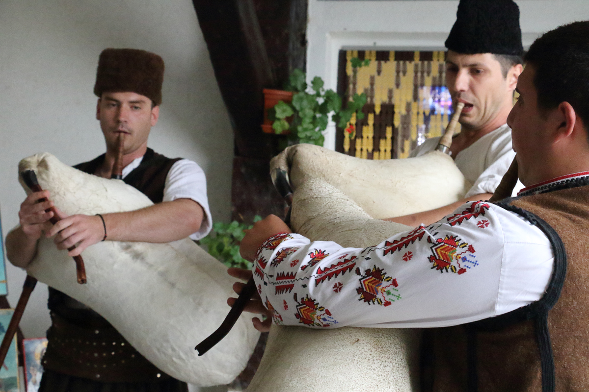 Folklorni doček