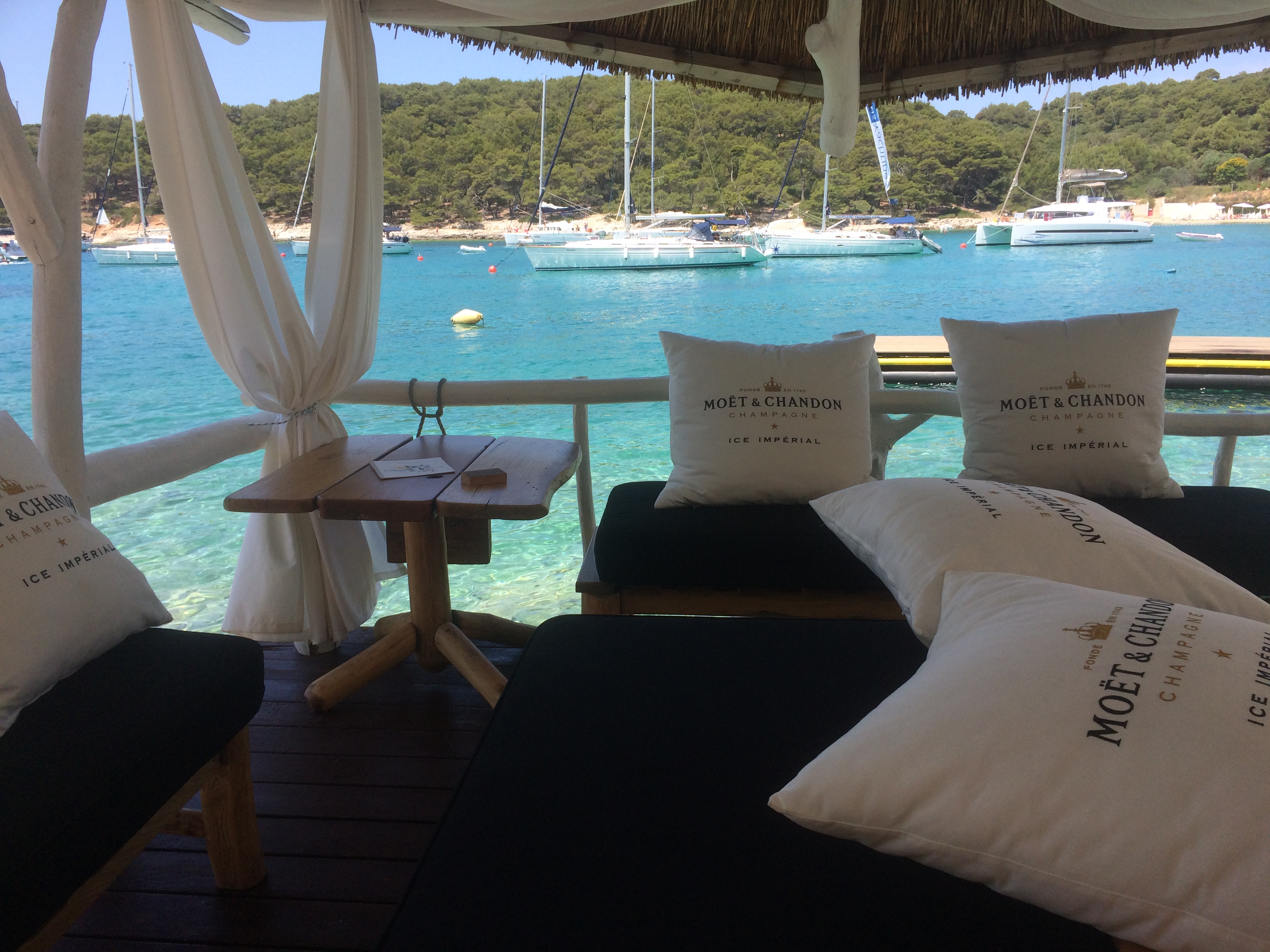 Prekrasna terasa restorana Laganini na Palmižani