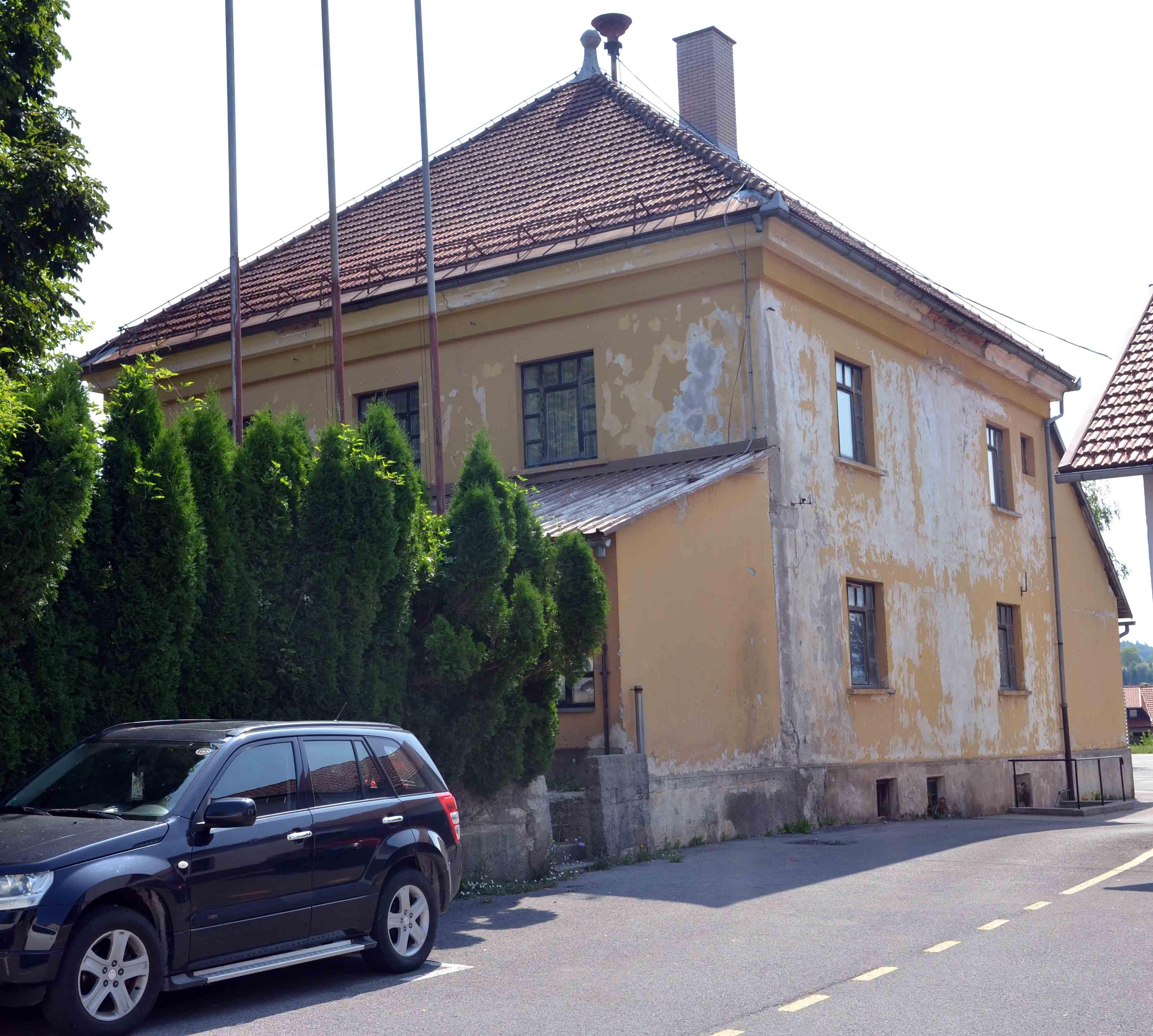 Zgrada nekadašnjeg Lovačkog doma doživjet će temeljitu obnovu / Foto M. KRMPOTIĆ