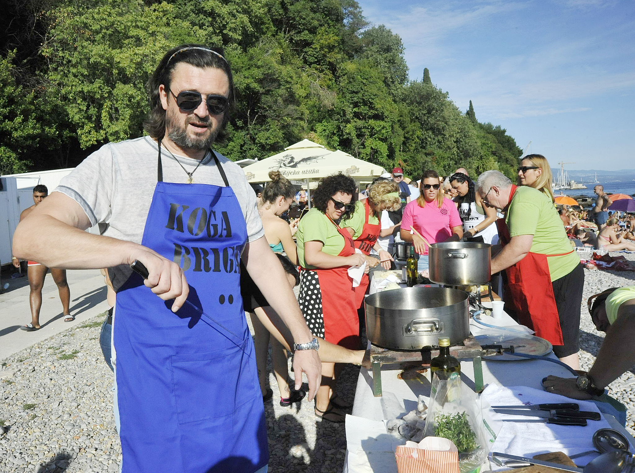 Brudet je jučer kuhao i Alvaro Načinović / Foto Sergej DRECHSLER