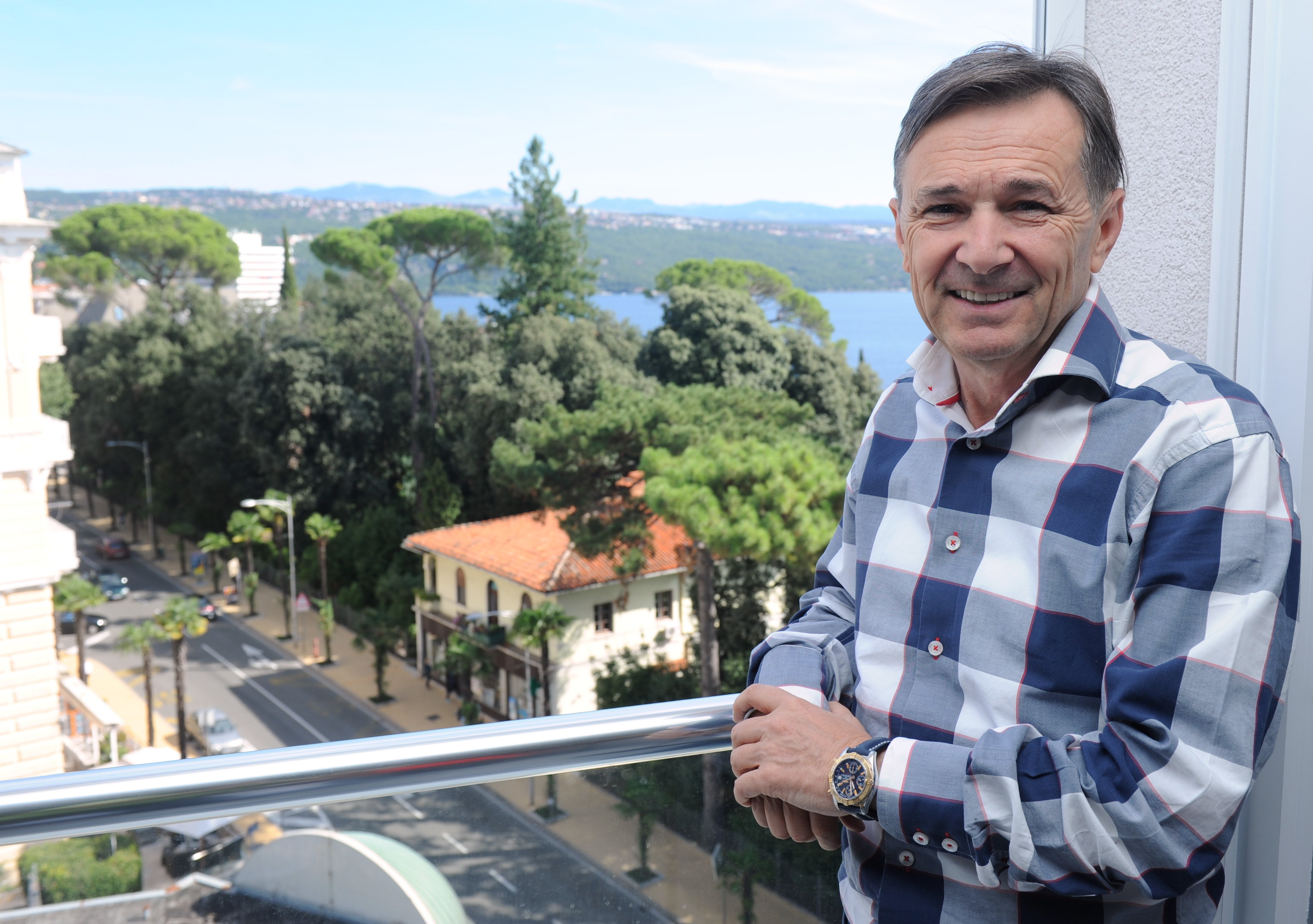 Pogled na grad iz hotelske sobe u najužoj gradskoj jezgri - Zdravko Josić, vlasnik hotela Paris / Foto Marko GRACIN