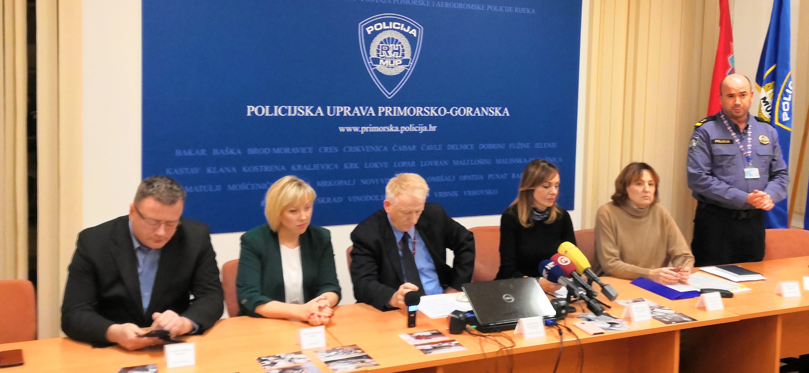 Tiskovna konferencija o slučaju odbacivanja opasnog otpada / Foto MUP