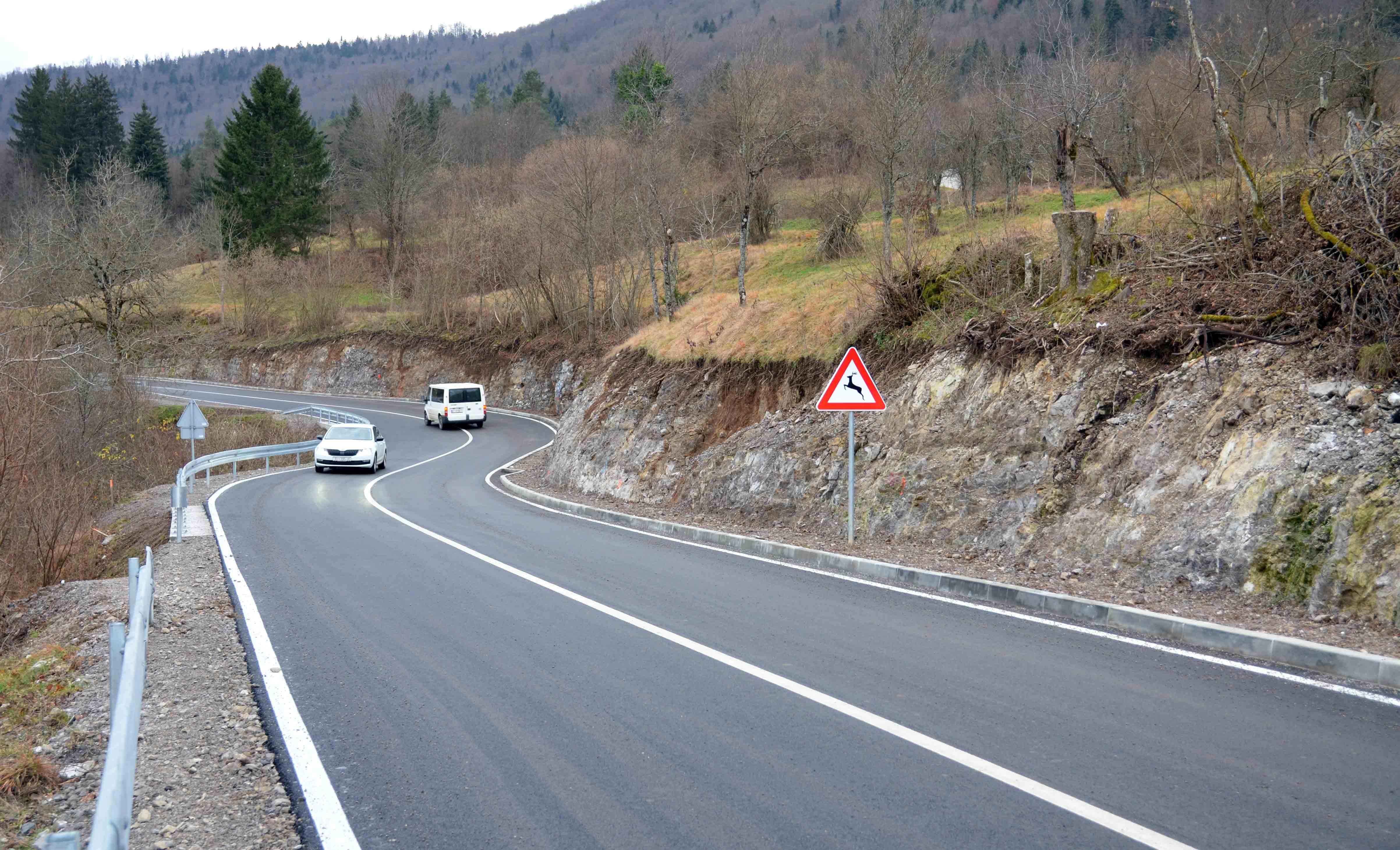 : Novouređeni kilometar i pol prometnice zaista omogućava ugodnu vožnju / Foto Marinko KRMPOTIĆ