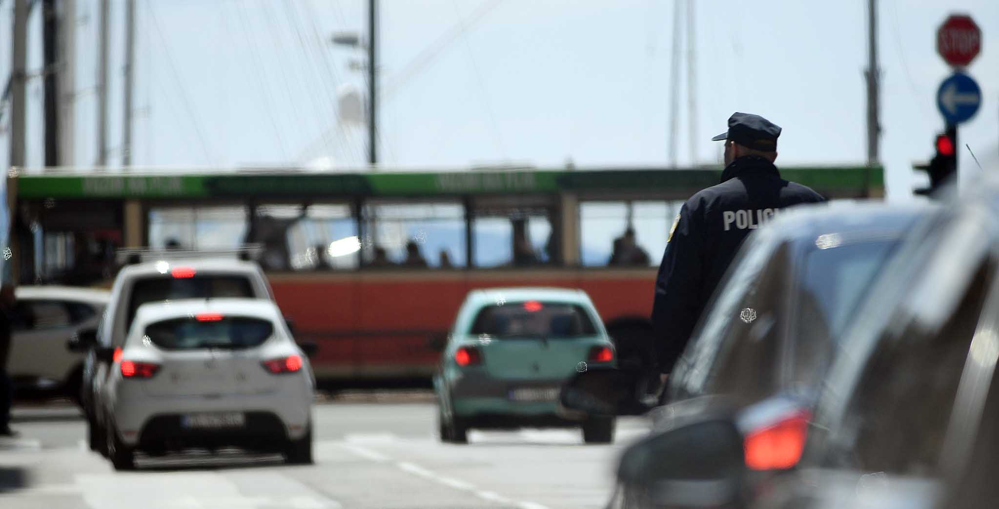 Prometna nesreća kod Riječkog nebodera, ozlijeđena pješakinja, snimio Ivica TOMIĆ