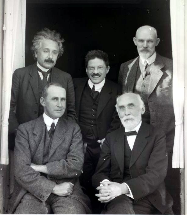 Einstein, Ehrenfest & De Sitter; Eddington & Lorentz., Ured W. de Sittera u Leidenu, Nizozemska, 26 09.1923, FOTO/Wikipedia