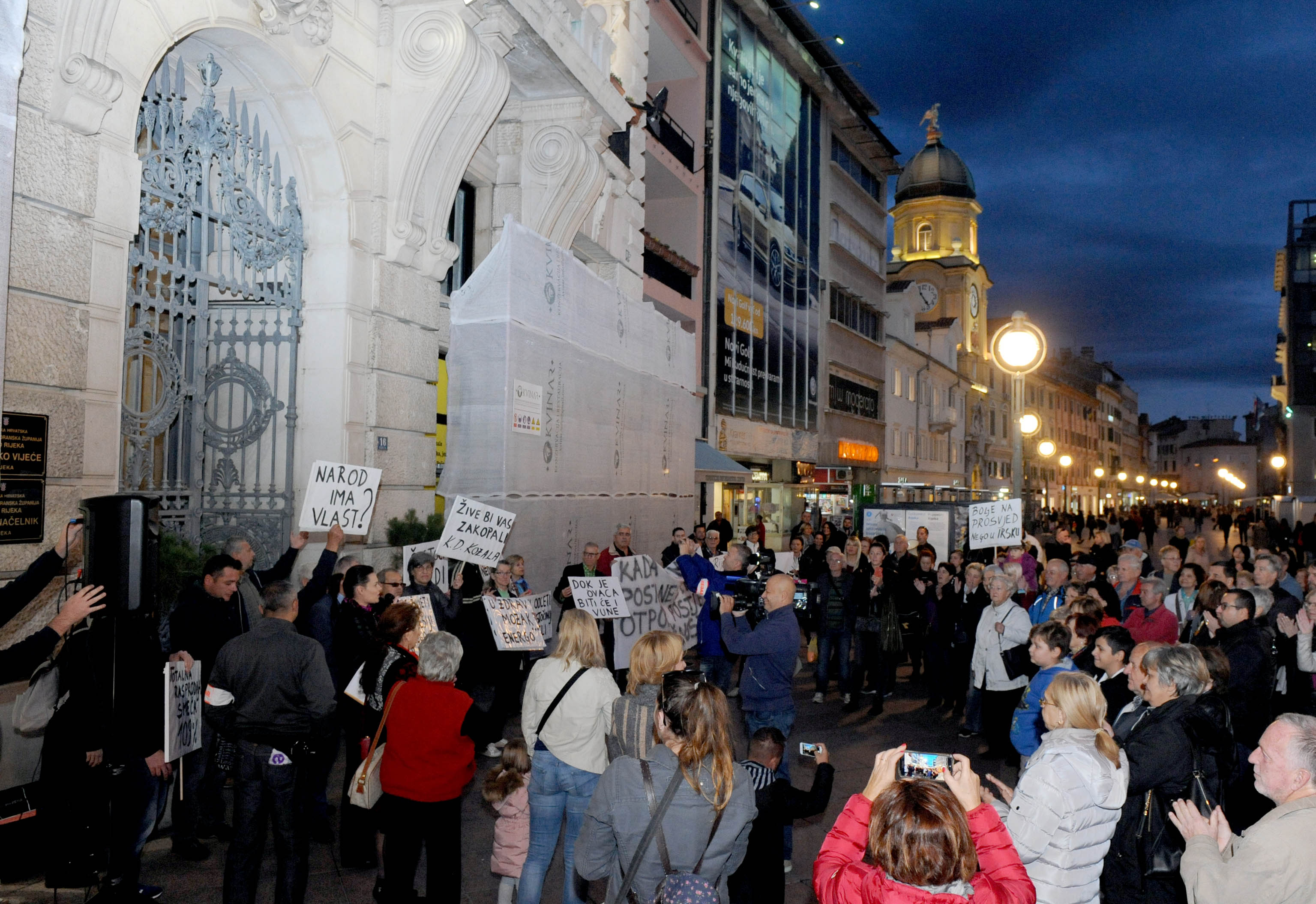 Osim gradskih vijećnika, i građani su se »pobunili« protiv komunalaca / Foto Marko GRACIN