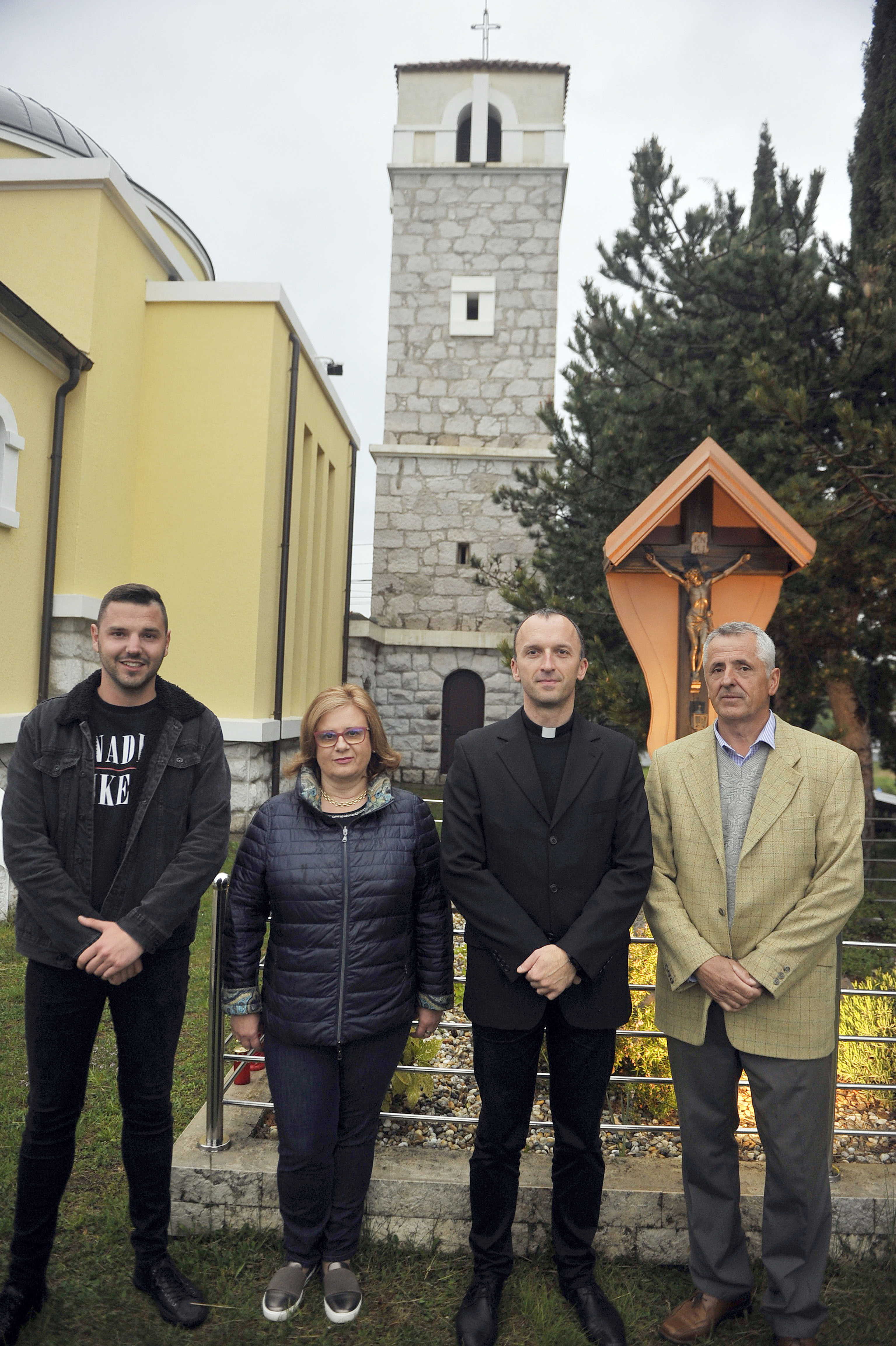 Hvale zajedništvo vjernika – Ivan Seletković, Dalida Mladenić, vlč. Nikola Vranješ i Pero Kožul, snimio Roni BRMALJ