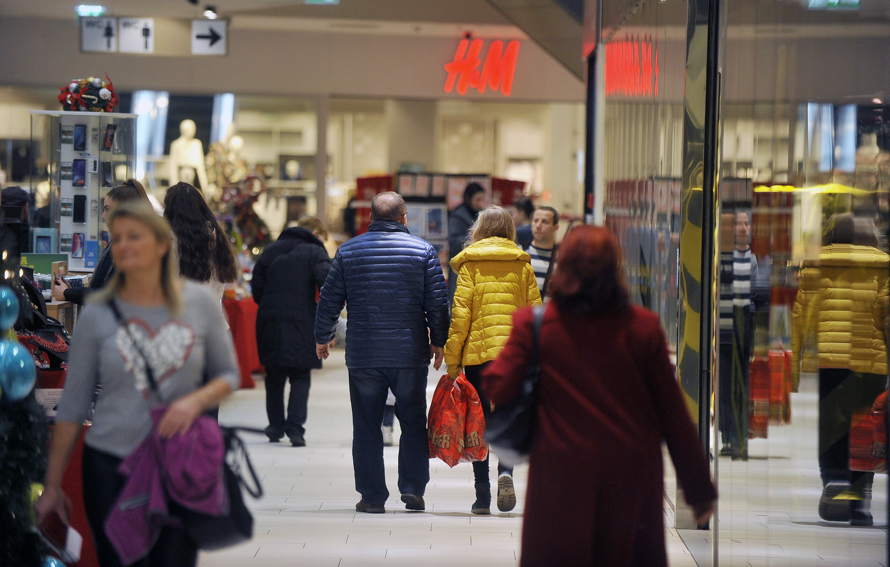 sniženja, shopping, snimio Roni BRMALJ