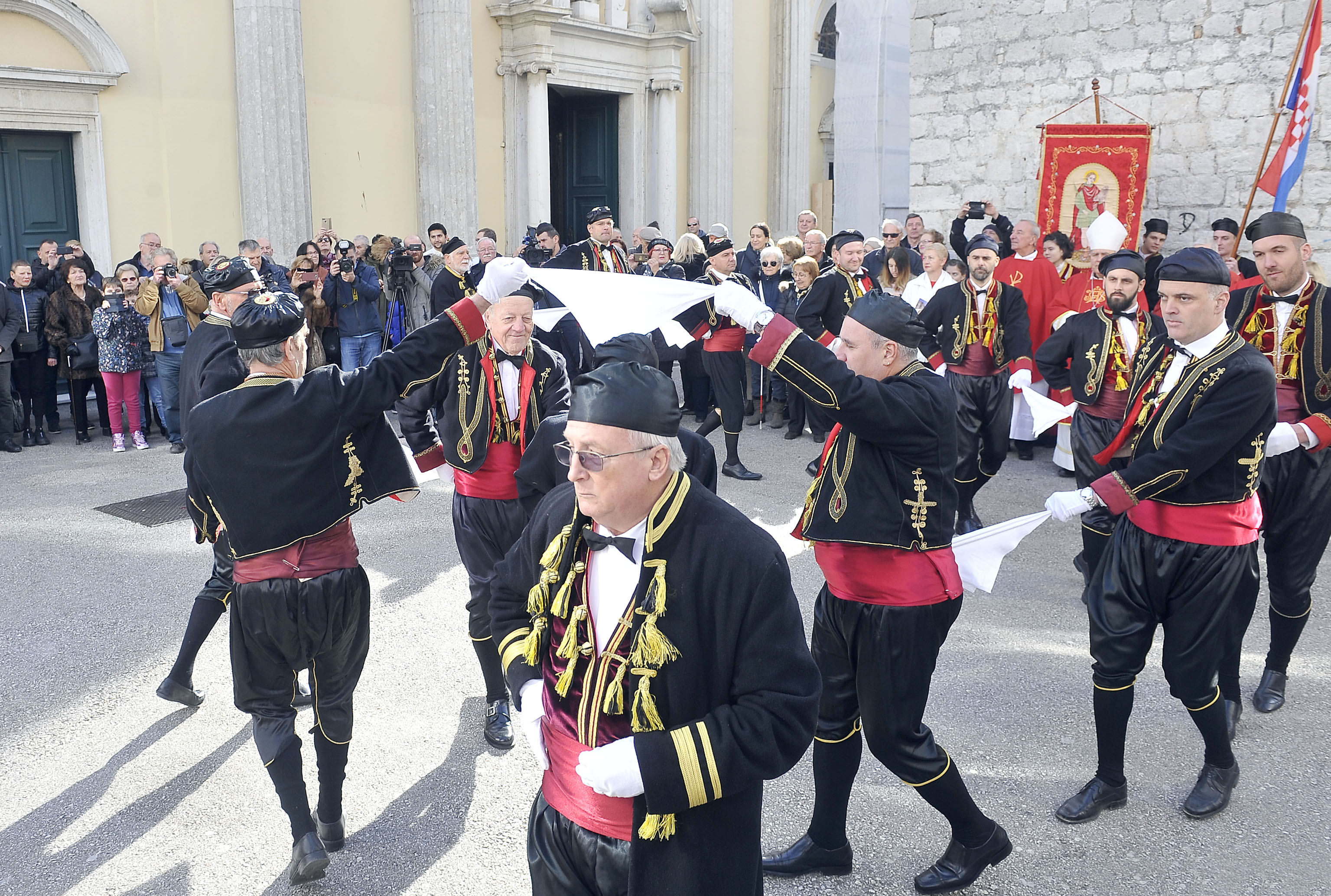 Hrvatska bratovština Bokeljska mornarica, Bokeljski Hrvati, snimio Vedran KARUZA