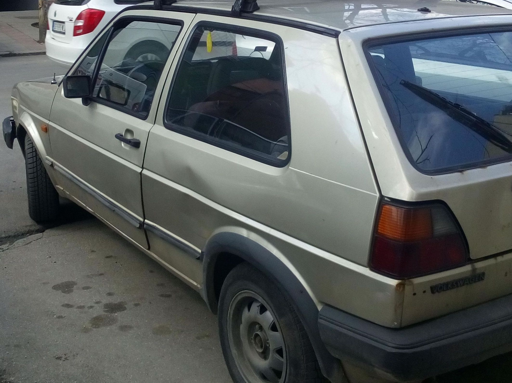 Narod ga voli jer vozi golfa dvojku