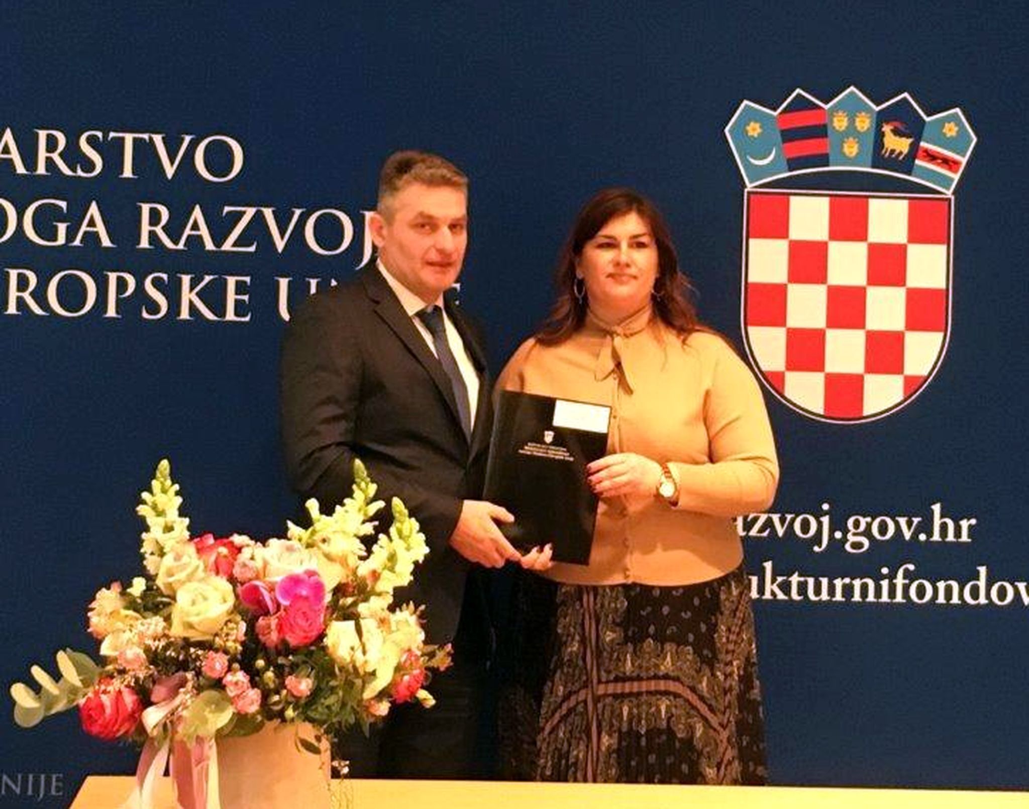 Dragan Zahija i Gabrijela Žalac prigodom potpisivanja ugovora u Zagrebu