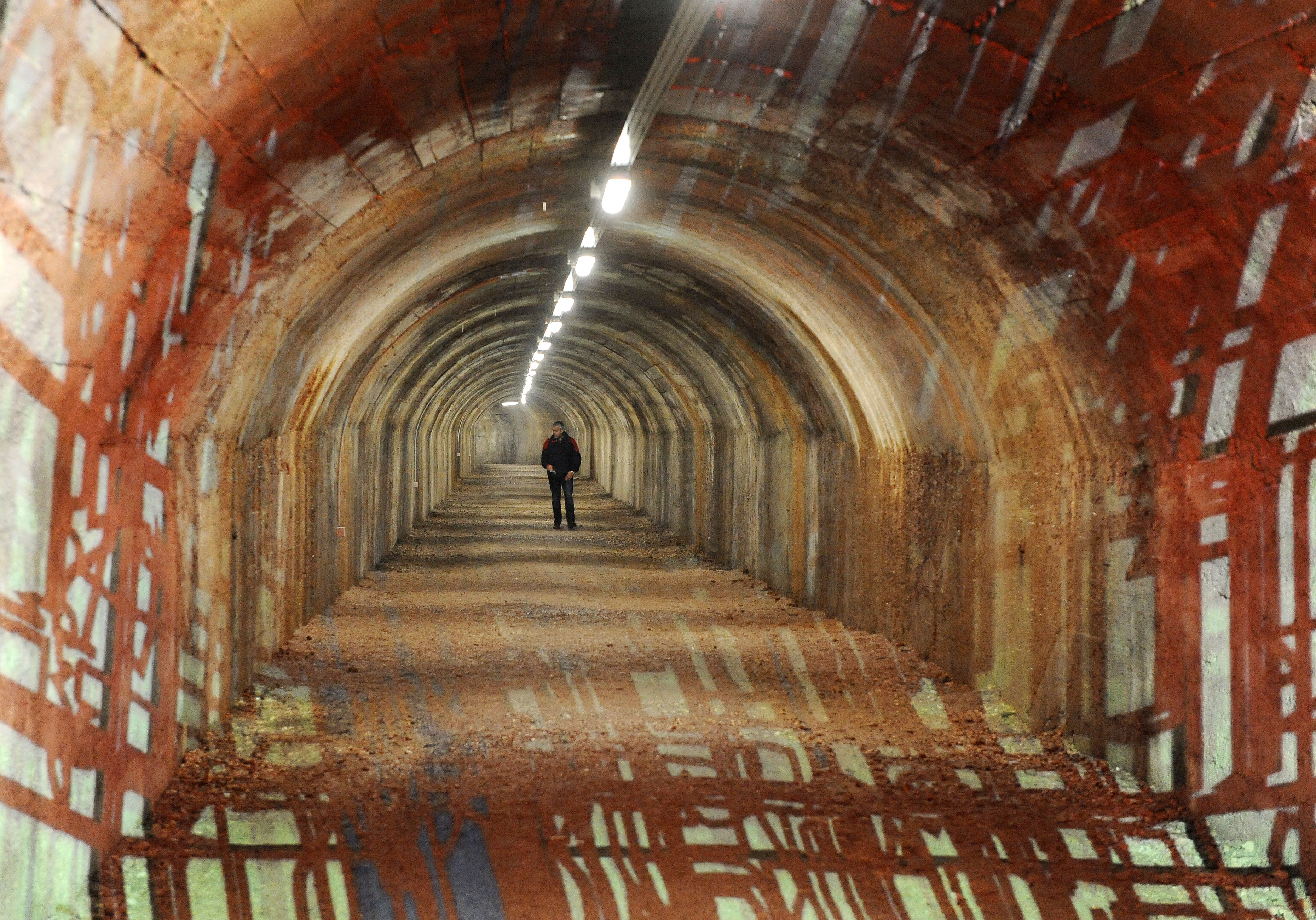 Prije nego li krenete tunelariti valjalo bi znati da na put dug 330 metara