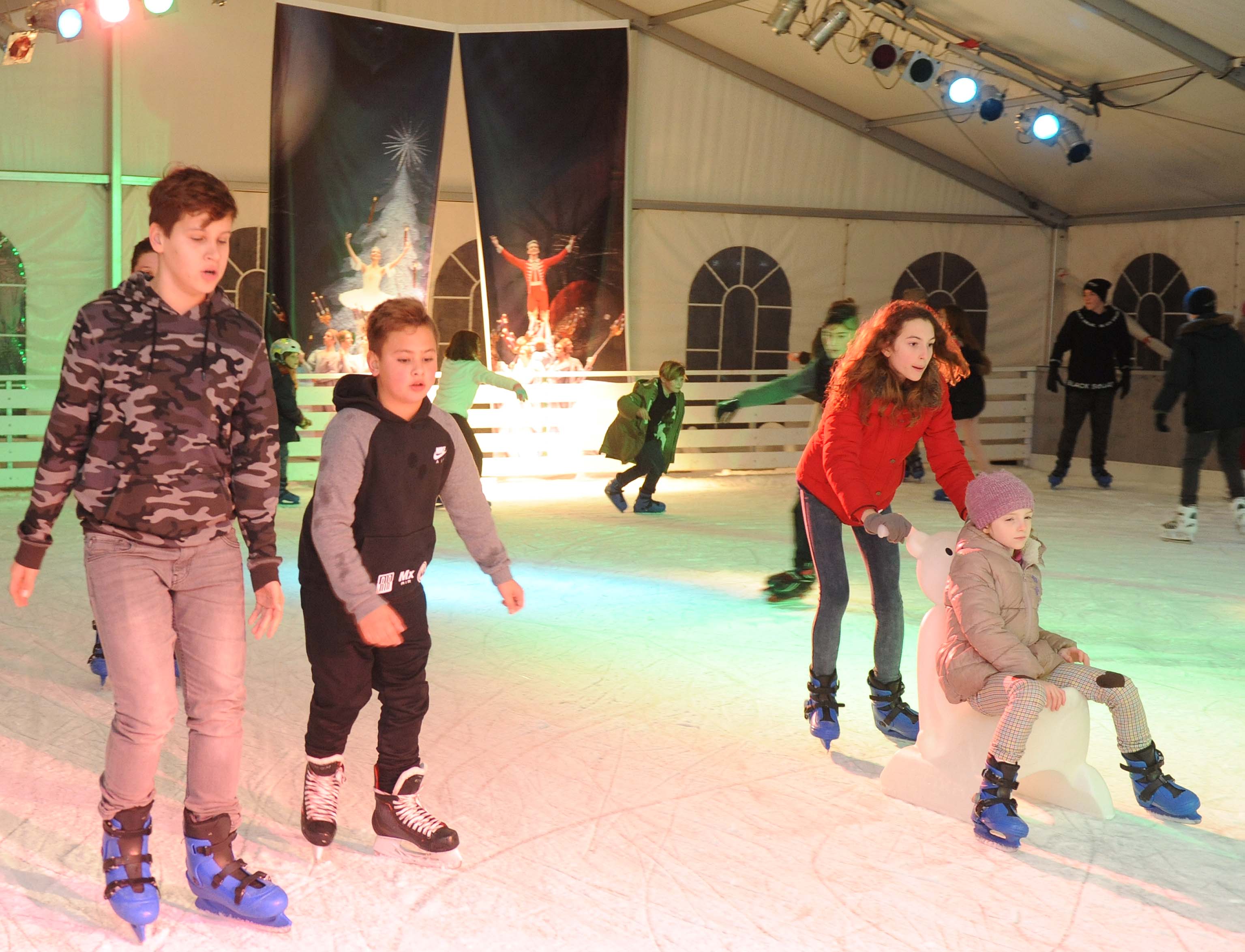 Ove godine 64 nova klizača "stvorena" na klizalištu uz more / Foto Marko GRACIN