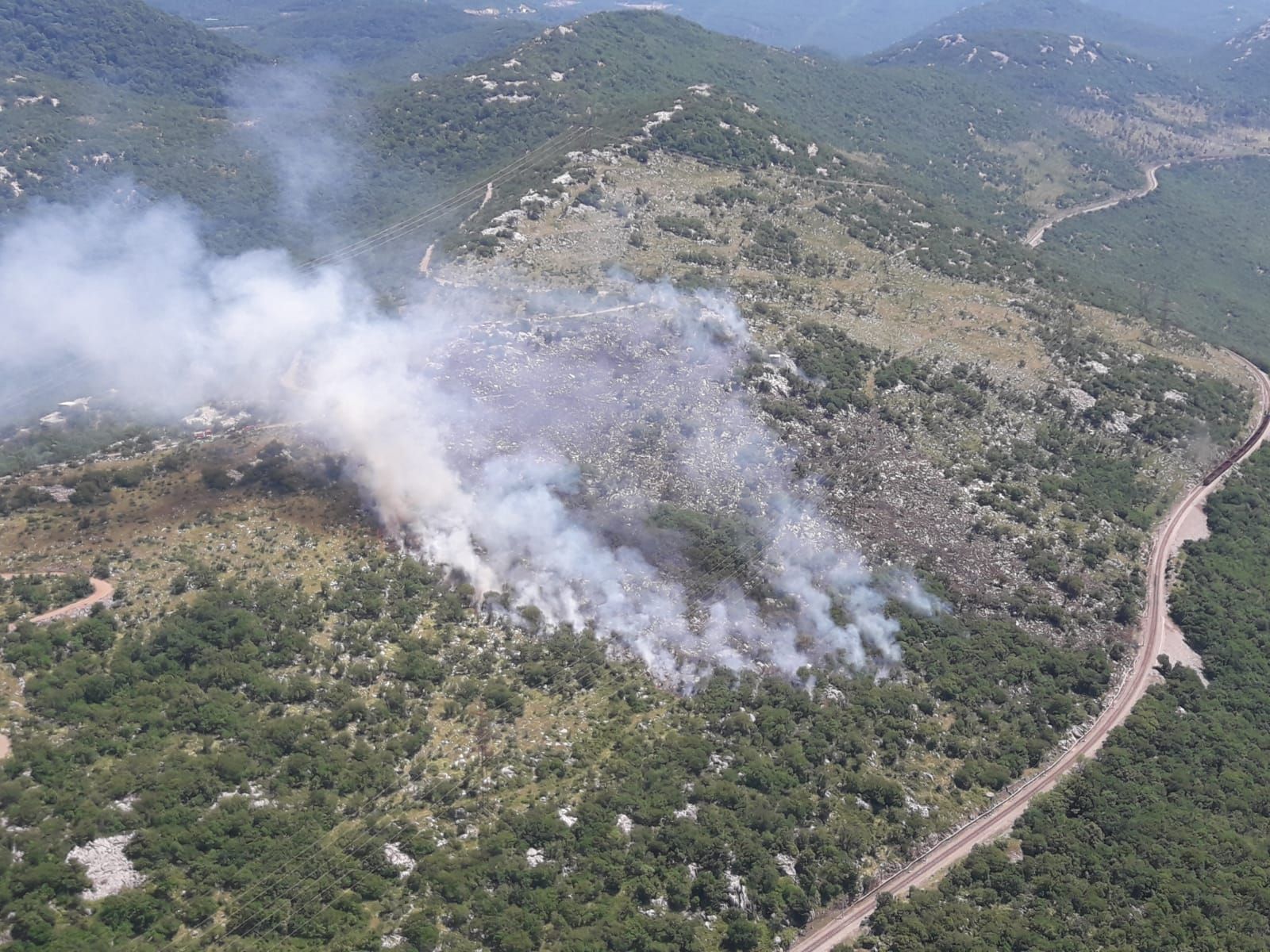 Požar uz prugu Škrljevo-Meja / Foto MORH