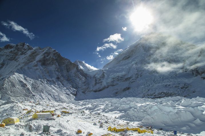Mount Everest / REUTERS