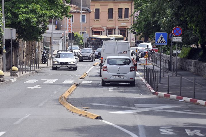 Prepreke u Vukovarskoj su opravdale postavljanje, kažu u Rijeka prometu / Foto: S. DRECHSLER