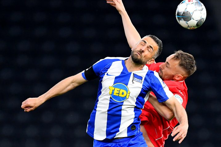 Vedad Ibišević (Hertha) i Grischa Promel (Union Berlin)/Foto REUTERS