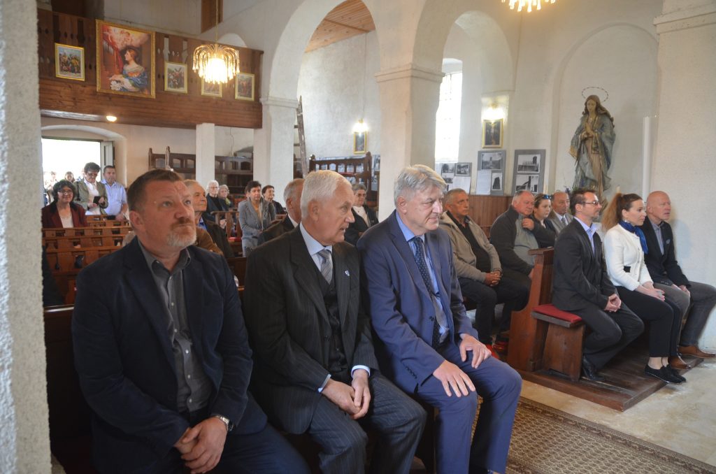 Posjetu apostolskog nunicija nazočili su brojni predstavnici političkog života / Foto: M. KRMPOTIĆ