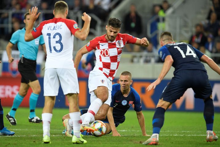 Bruno Petković tijekom ogleda sa Slovacima/Foto REUTERS