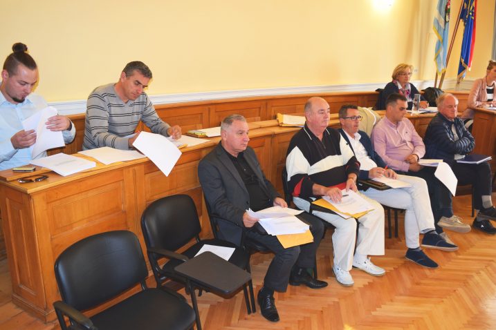 Usvojene sve odluke  –  detalj s Gradskog vijeća / Snimio Bojan PURIĆ