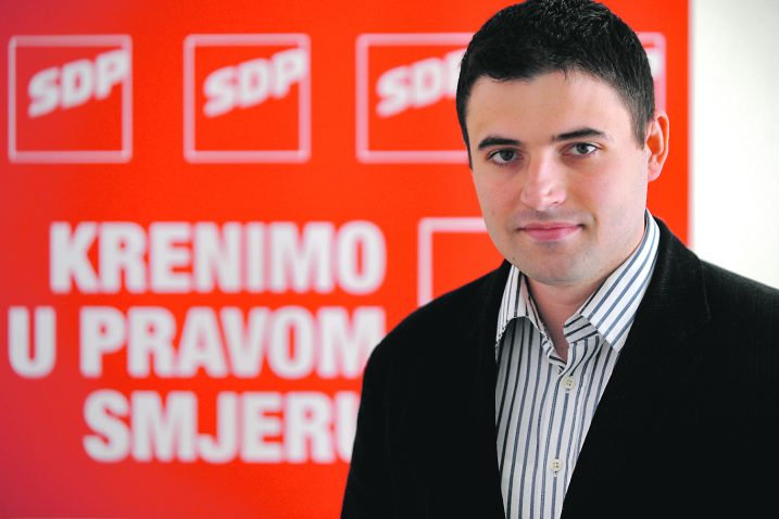 Neka svatko u SDP-u radi posao. Gradonačelnik Rijeke neka radi posao za građane Rijeke. To bi bilo najpametnije - Davor Bernardić / NL arhiva