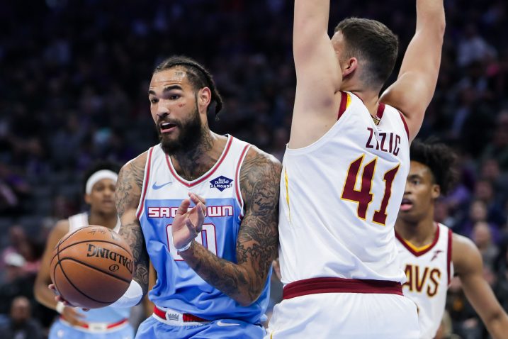 Willie Cauley-Stein (Sacramento Kings) i Ante Žižić (Cleveland Cavaliers)/Foto REUTERS