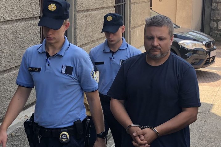 Praškog automehaničara u nedjelju poslijepodne policija je predvela pred suca istrage koji mu je odredio jednomjesečni zatvor / Snimio Fiore VEŽNAVER