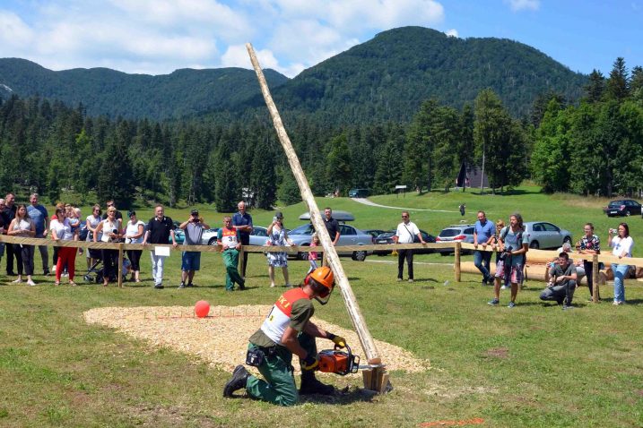 Edi Žagar jarbol je srušio točno na balon! / Foto Marinko Krmpotić