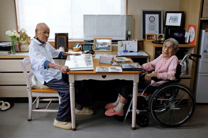 Najstariji supružnici svijeta - Masao Matsumoto (108) i njegova supruga Miyako (100)  / Reuters