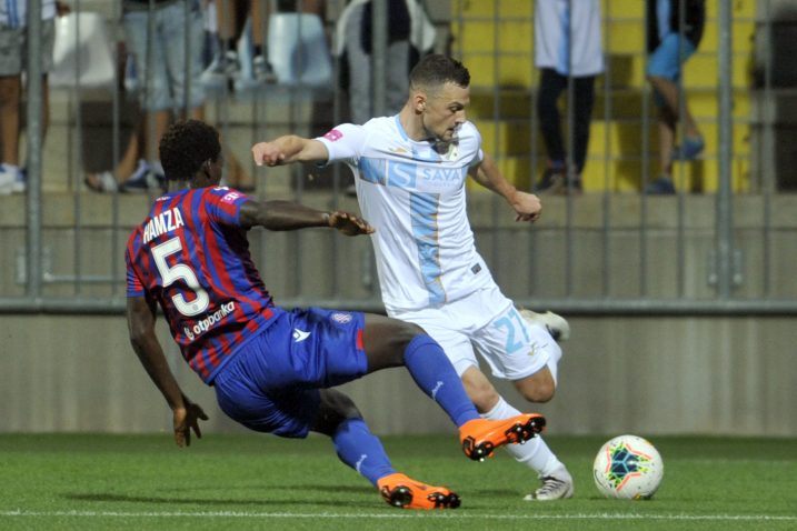 Ivan Tomečak (Rijeka) i Hamza Barry (Hajduk)/Foto Arhiva NL