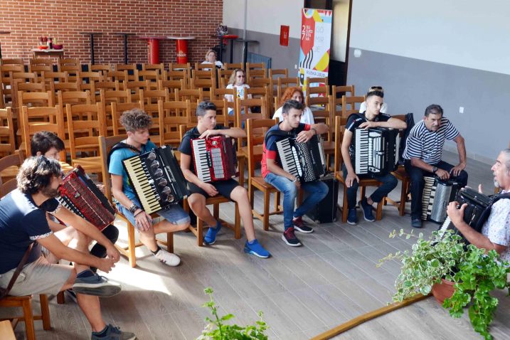 Maestro Aleksander Ipavec iz Slovenije dao je korisnu poduku polaznicima tečaja / Foto M. KRMPOTIĆ