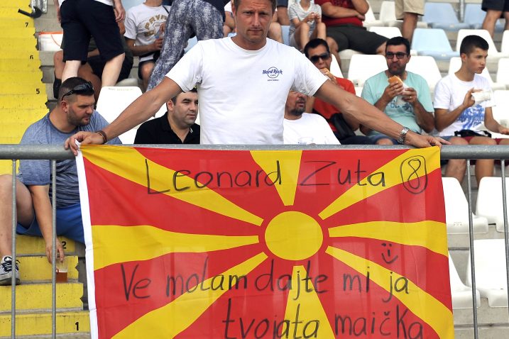 Leonard Žuta ve molam dajte mi ja tvojata majička/V. KARUZA