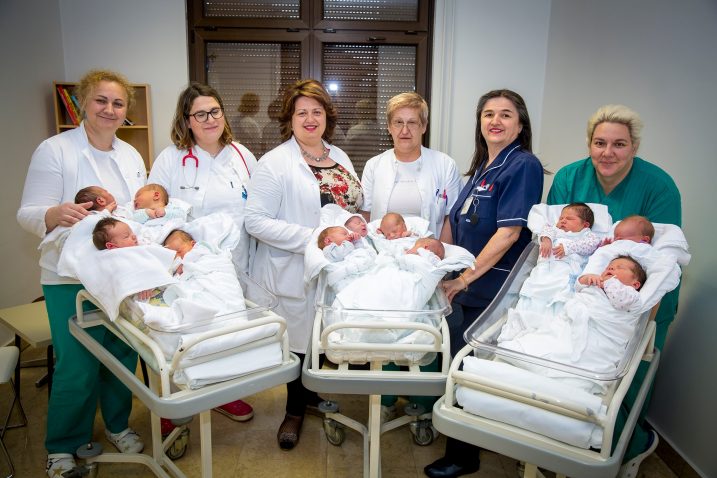 Rodilište ponovno krcato, uz zamalo orkestrirani plač novih, malih ljudi