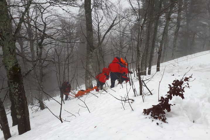 Na višim dijelovima planinskog lanca Plješivice snijega je bilo u izobilju, mjestimice gotovo metar