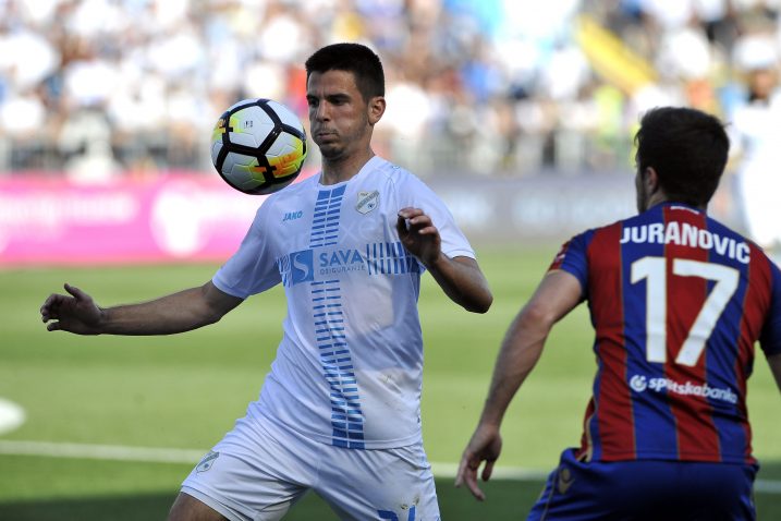 Domagoj Pavičić (Rijeka) i Josip Juranović (Hajduk)/V. KARUZA