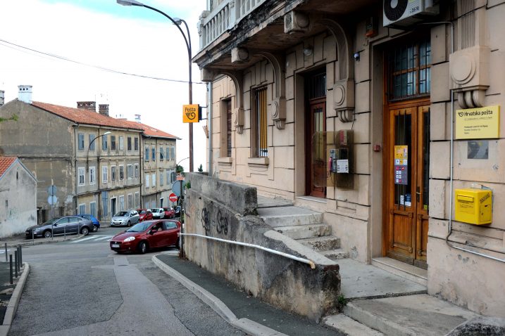 Poštanski ured u Ulici Rudolfa Tomšića razbojnici pohodili treći put ove godine / Snimio Marko GRACIN