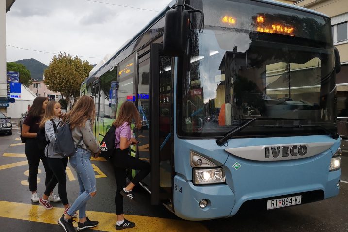 Autobusne linije u Matuljima nisu usklađene s popodnevnom školskom smjenom / Foto Marina KIRIGIN