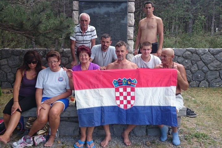 Sudionici hodočašća u Krasno 2015. u trenucima kratkog predaha prije nastavka zahtjevnog puta