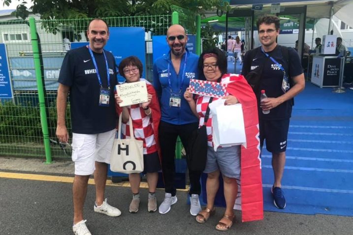 Perica Bukić, Ivica Tucak i Igor Pezelj s korejskim navijačicama