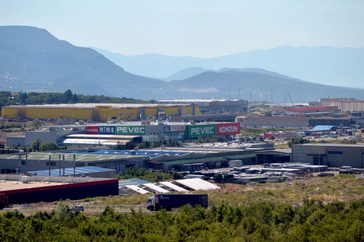 Industrijska zona Kukuljanovo / Foto Damir Škomrlj