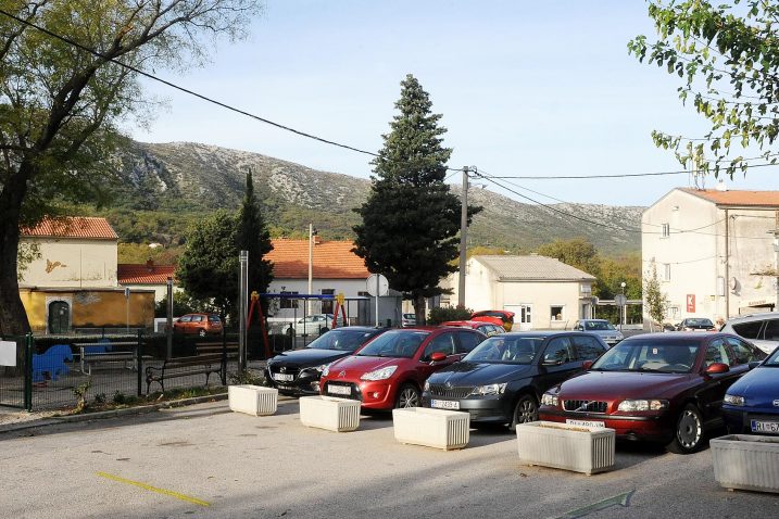 Nemio slučaj dogodio se u nedjelju predvečer u središtu Triblja / Foto Sergej DRECHSLER