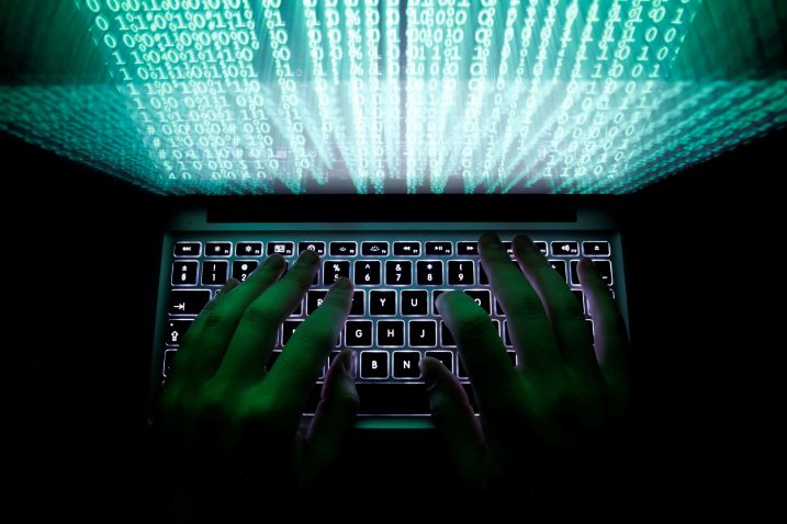 Najveći rizik, kažu u policiji predstavljaju ponude ili zahtjevi seksualne prirode koje djeca najčešće dobivaju prilikom korištenja aplikacija za izravnu ili neizravnu razmjenu elektronske pošte, popularnih Instant Messangera, elektroničke pošte ili prilikom igranja računalnih igara on-line / Reuters