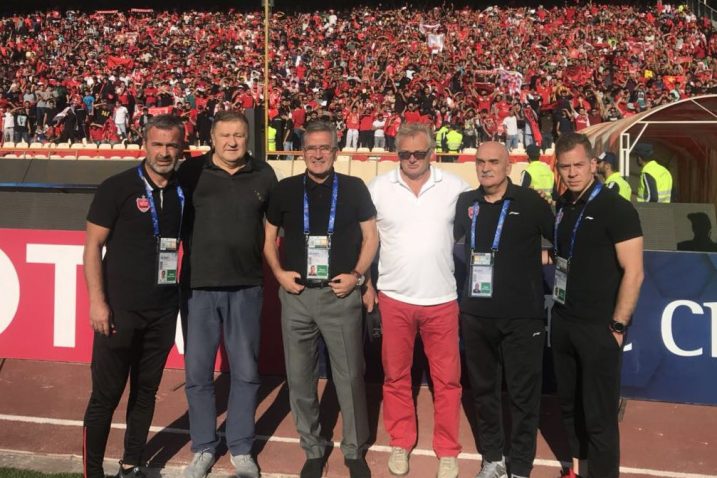 Branko Ivanković nakon utakmice sa svojim suradnicima i riječkim prijateljima