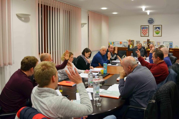 Općinsko vijeće Ravne Gore bilo je složno oko proračuna za 2019. godinu / Snimio Marinko KRMPOTIĆ