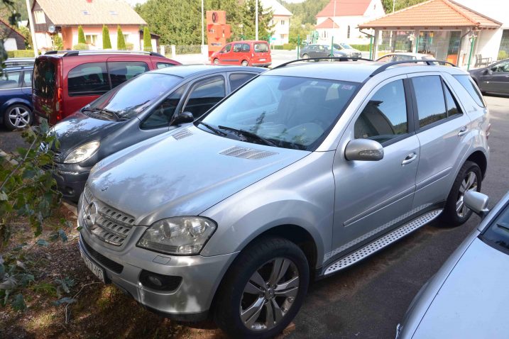 Mercedes se čuva u Vratima / Snimio Marinko KRMPOTIĆ